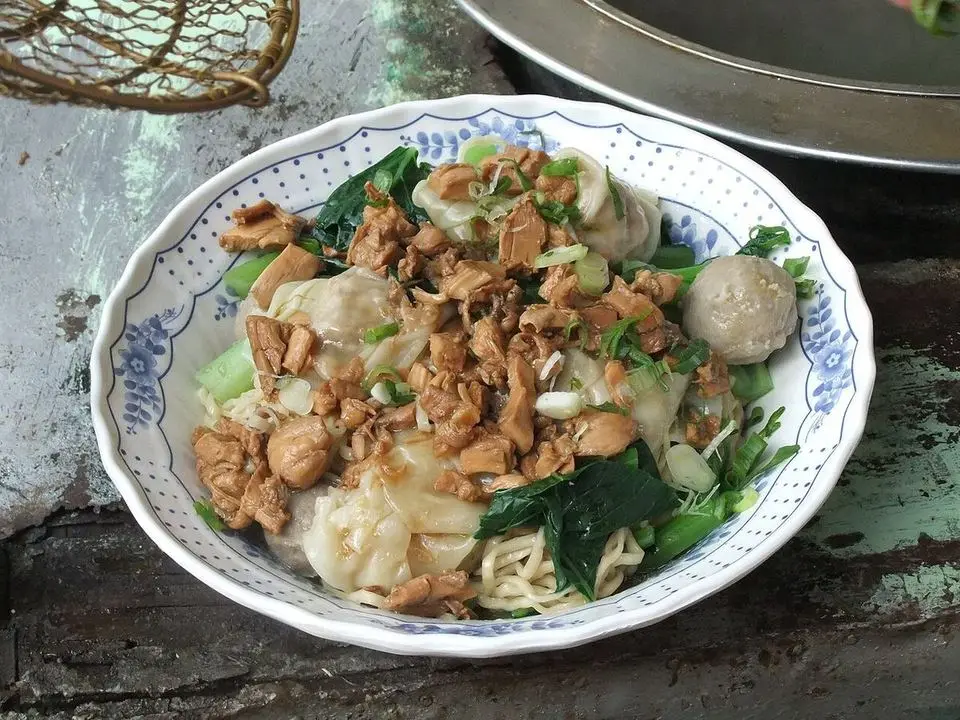 Bakmi noodles (example photo, not taken at a stop in this guide)