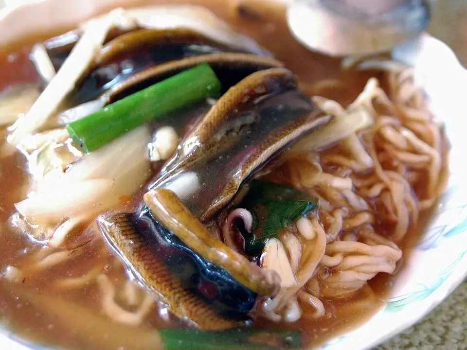 Eel noodles (example photo, not taken at a stop in this guide)