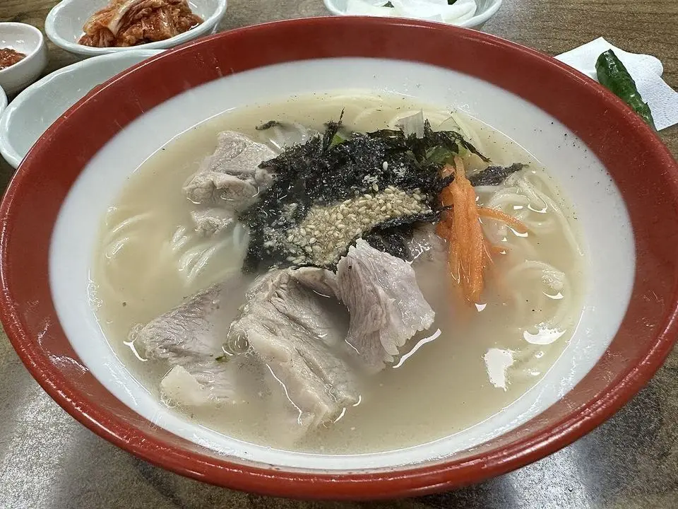 Pork noodles (example photo, not taken at a stop in this guide)