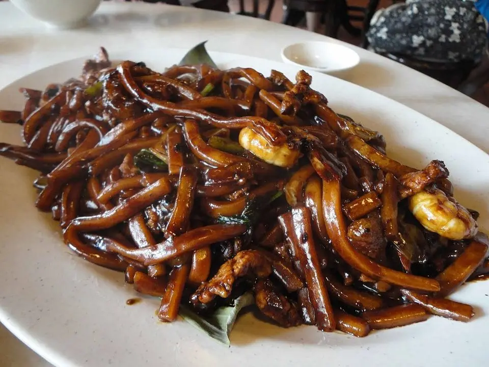 Hokkien mee (example photo, not taken at a stop in this guide)