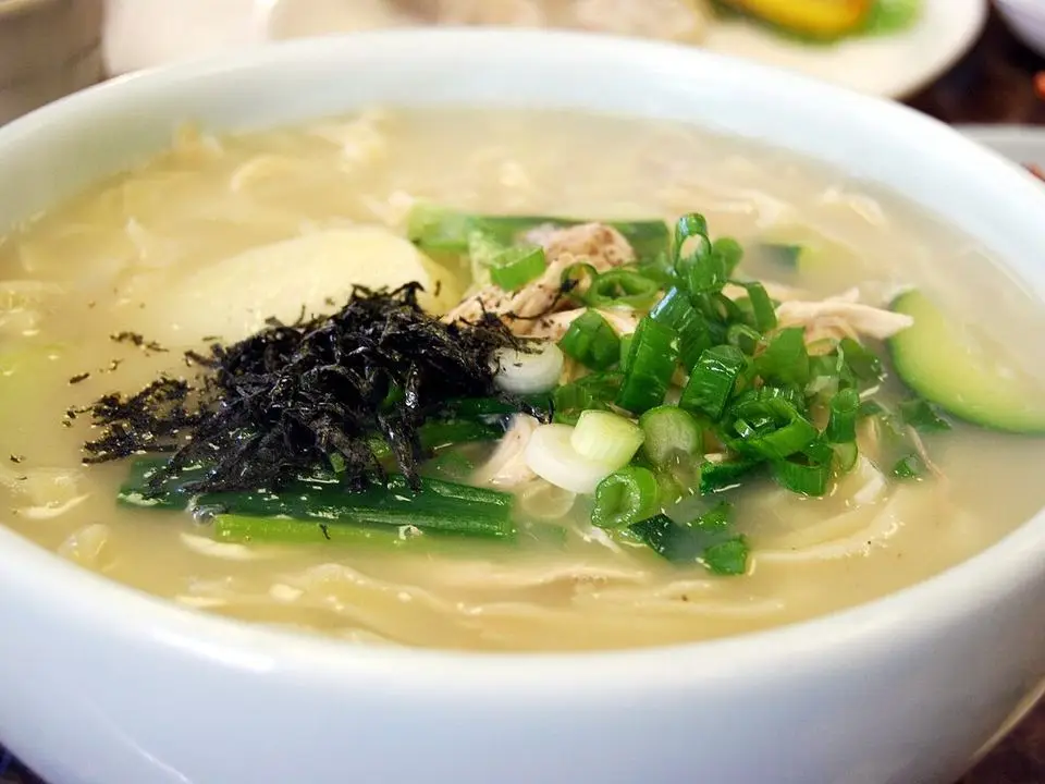 Hand-cut noodles (example photo, not taken at a stop in this guide)