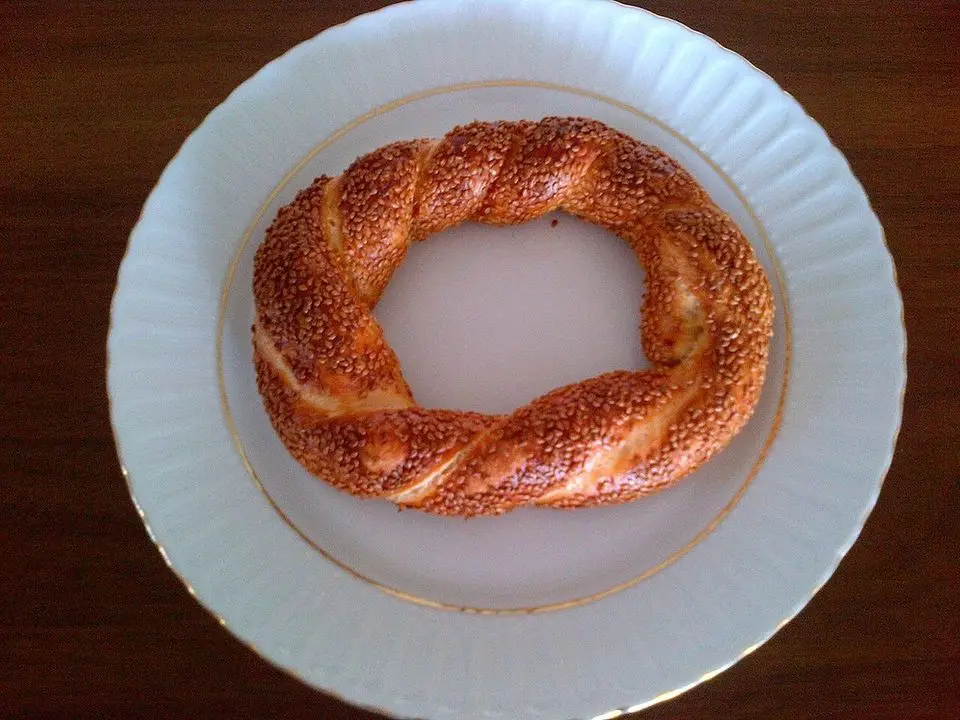 Koulouri (example photo, not taken at a stop in this guide)