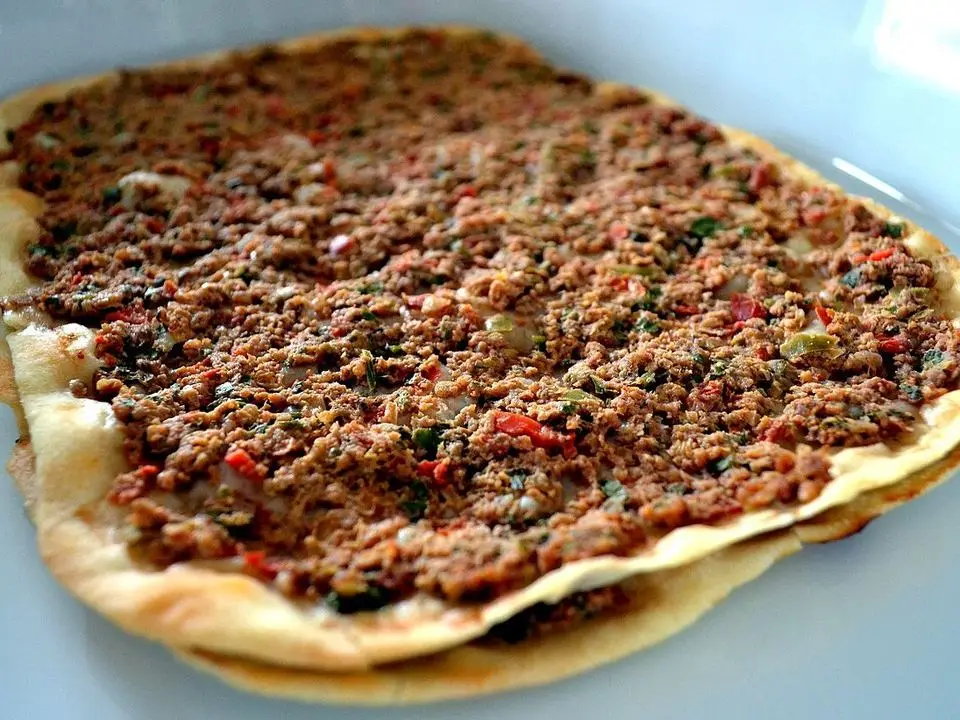 Lahmacun (example photo, not taken at a stop in this guide)