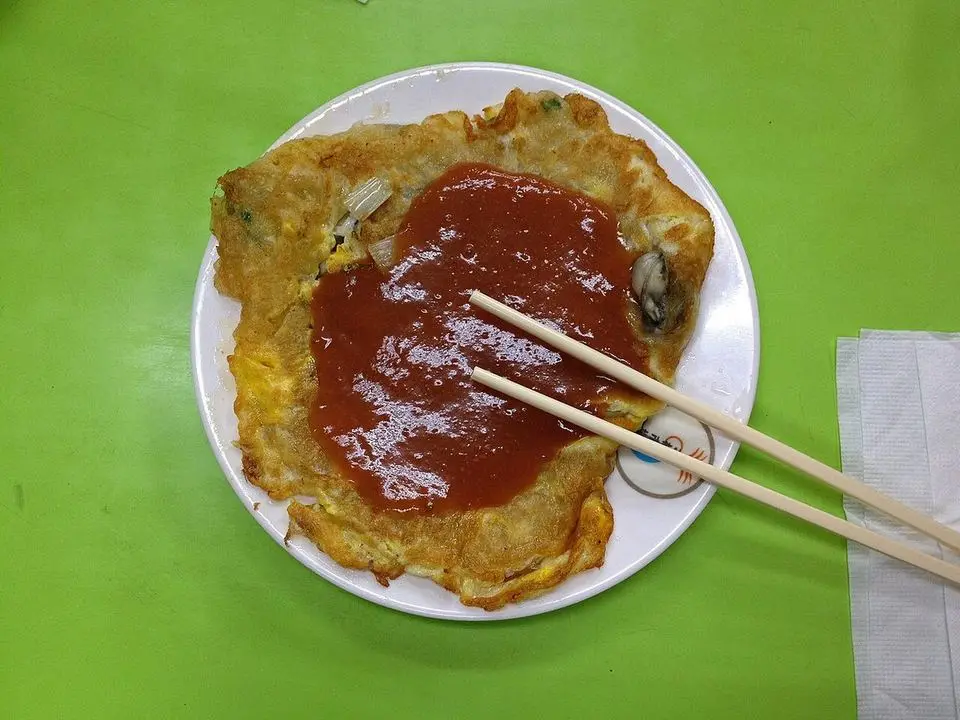 Oyster omelette (example photo, not taken at a stop in this guide)