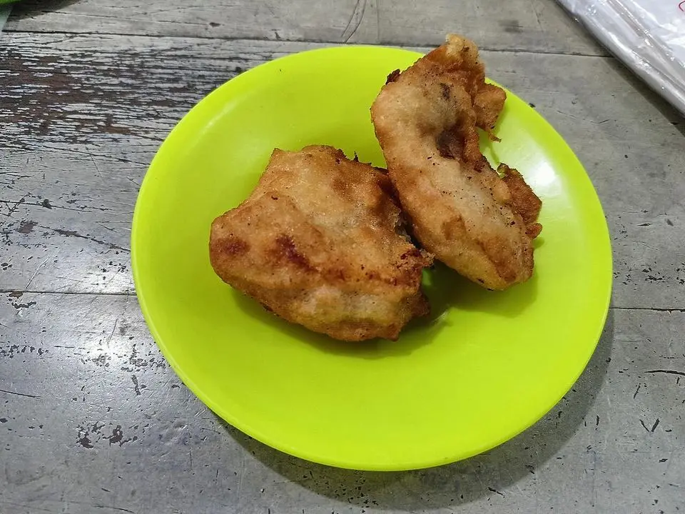 Pisang goreng (example photo, not taken at a stop in this guide)