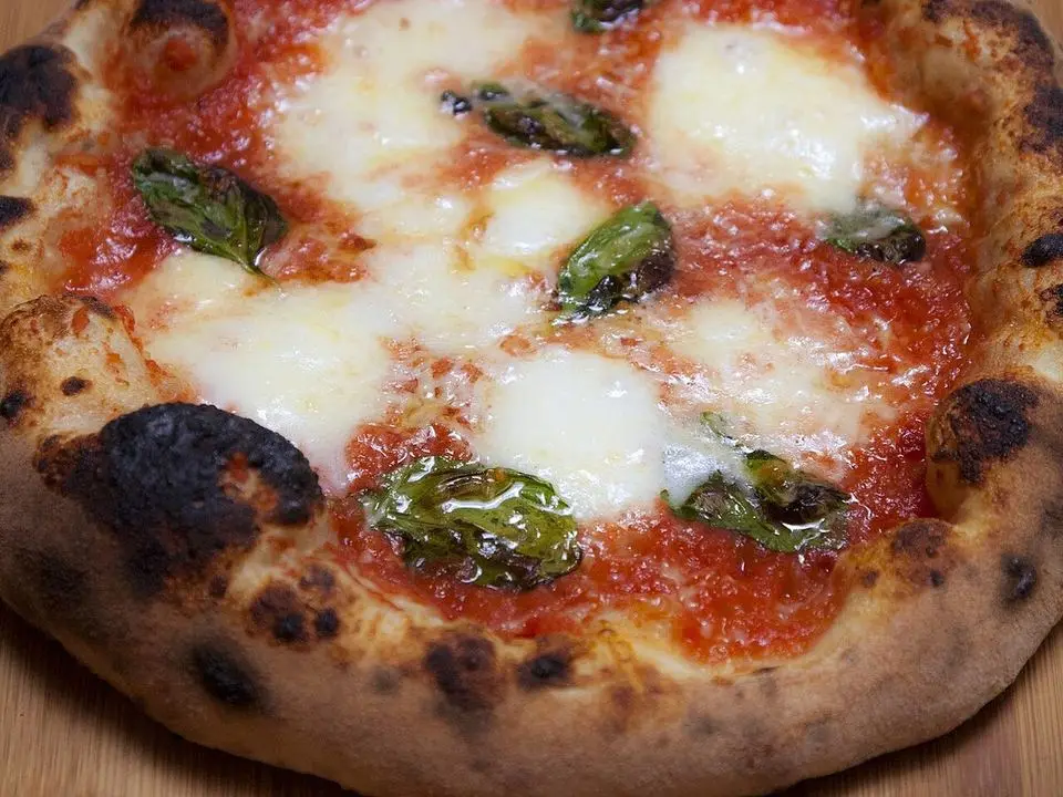 Neapolitan pizza (example photo, not taken at a stop in this guide)