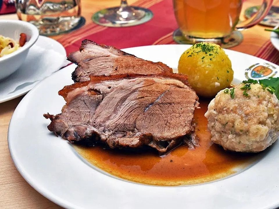 Crackling roast pork (example photo, not taken at a stop in this guide)