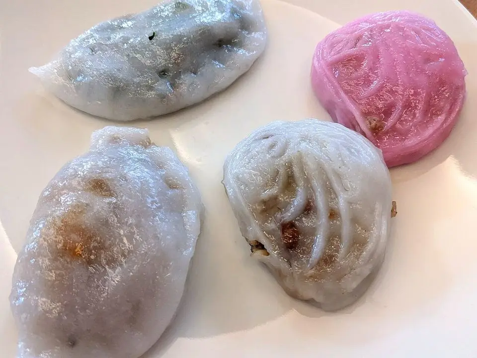 Teochew kuih (example photo, not taken at a stop in this guide)