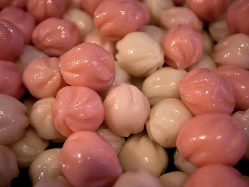 Rice cakes (example photo, not taken at a stop in this guide)