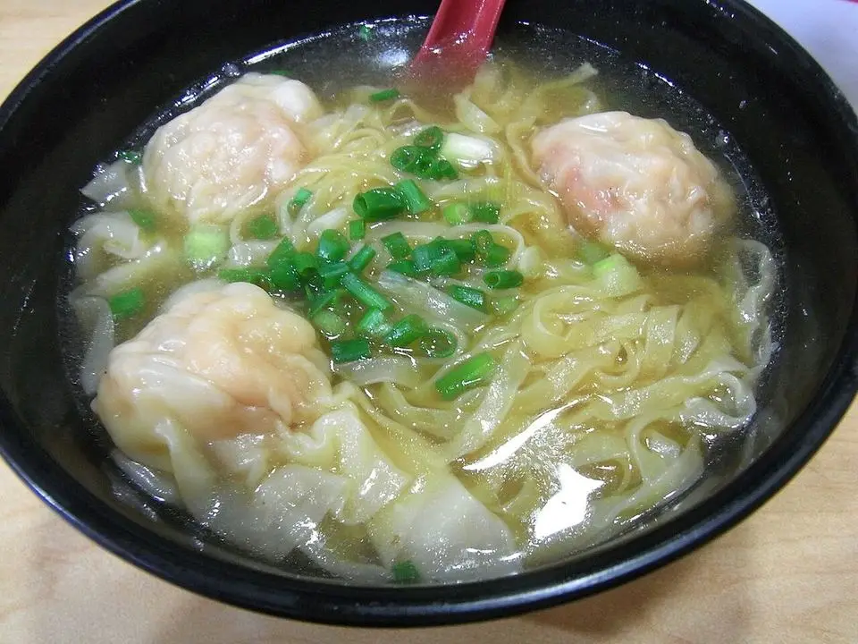 Wonton noodles (example photo, not taken at a stop in this guide)