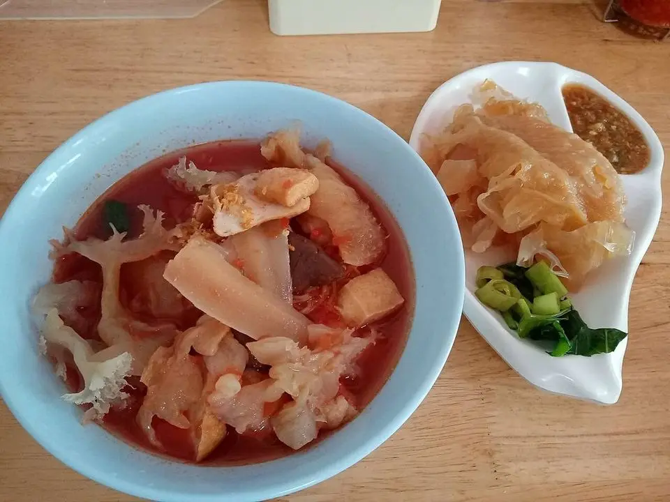 Yen ta fo (example photo, not taken at a stop in this guide)